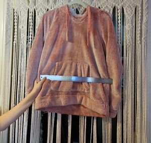 Pink Crew Neck Sweater with Soft Knit Design